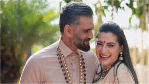suniel shetty wit his wife
