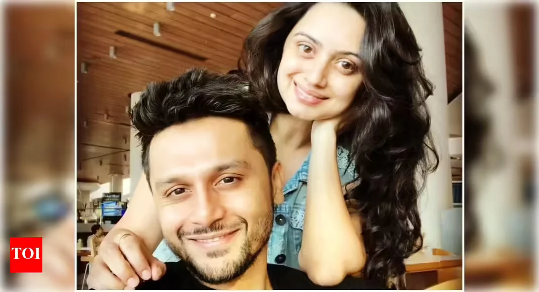 Shruti Marathe husband
