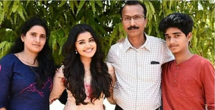 anupama parameswaran family