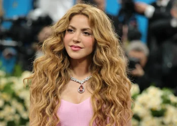 Shakira Biography, Age, Husband, Family, Career, Controversy, Net Worth