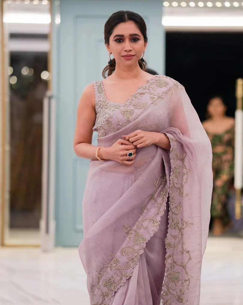 Aarti Ravi