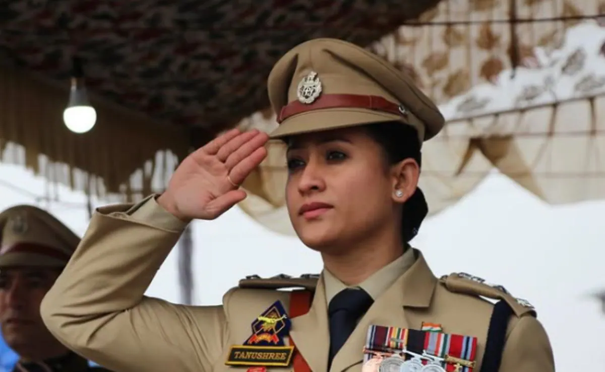 Tanu Shree IPS