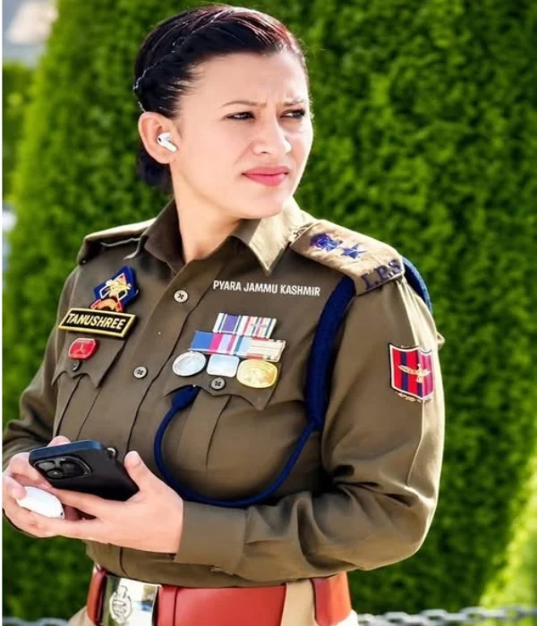 Tanu Shree IPS